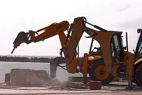 Керченская паромная переправа между Крымом и Россией прекратила работу