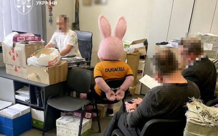 На Львівщині викрили ділків, які підробляли батарейки Duracell
