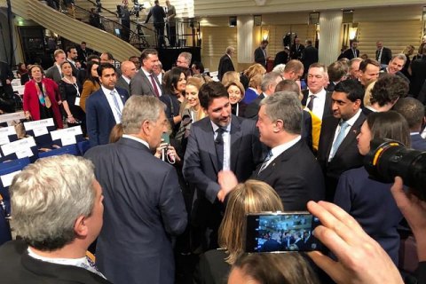 Порошенко из Мюнхена: отсутствие у нынешней власти стратегии по Донбассу означает, что альтернативы "Минску" нет
