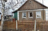 Унаслідок обстрілів Донеччини пошкоджені будинки, школа та частина ДСНС