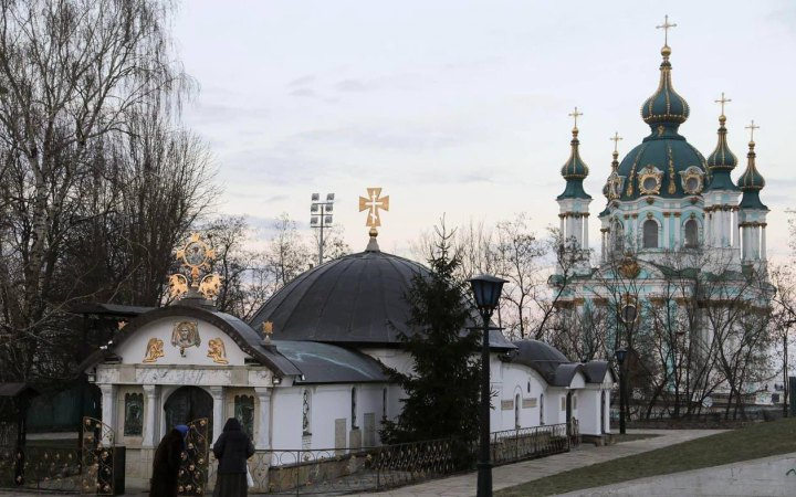 Апеляційний суд зобов'язав демонтувати "храм-МАФ" УПЦ МП біля Десятинної церкви