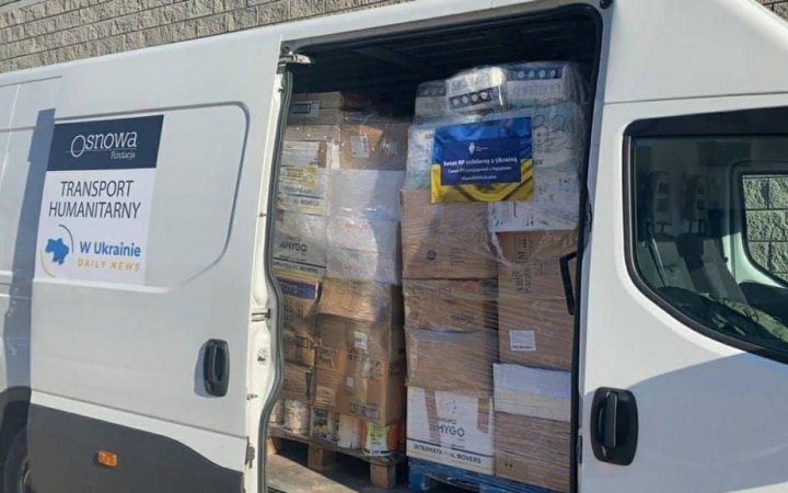 Щодня держкордон на заході країни перетинає щонайменше 600 авто з гуманітаркою, – МВС