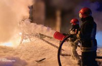 В Івано-Франківській області внаслідок ворожого обстрілу виникла масштабна пожежа