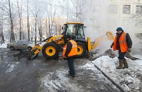 Киевлянин провалился в яму с кипятком