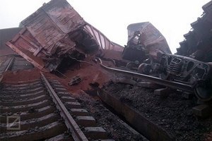 Взорванный мост на мариупольском направлении частично отстроили