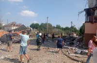 Обстріл будинку у Вознесенську: дванадцять людей поранено