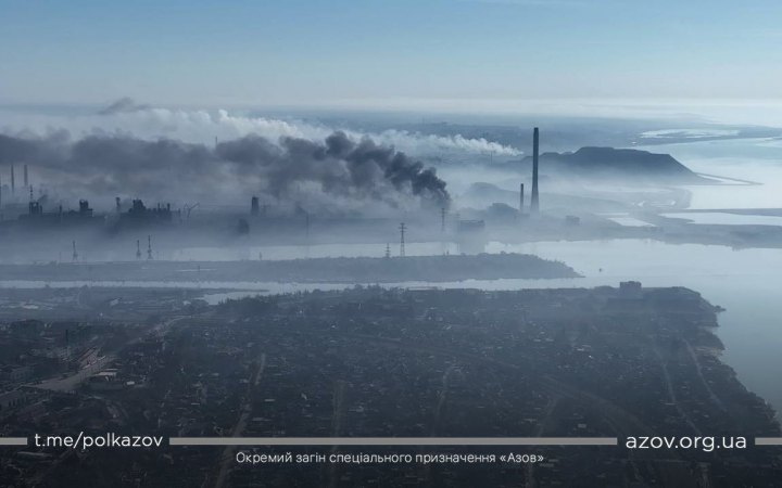 ​Росіяни продовжують обстріли «Азовсталі», де переховуються цивільні