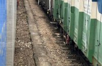 У Польщі невідомі знову висипали українське збіжжя