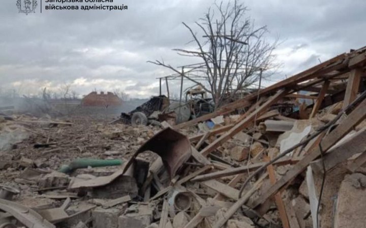 Росіяни завдали авіаудару по Запорізькому району, є поранена
