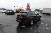 В Киеве возле ТЦ "Лавина" произошло серьезное ДТП