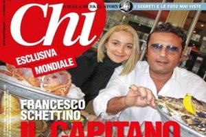Журналисты раздобыли личное фото капитана Costa Concordia с юной молдаванкой