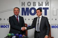 Мэр Днепропетровска себя усилил