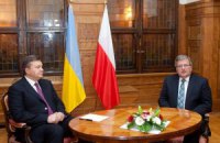 Янукович зустрічається з Коморовським віч-на-віч