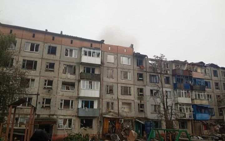 Ворог зруйнував багатоповерхівку в Олександрівці на Донеччині. Є 4 загиблих