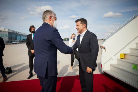 Зеленський полетів у Німеччину