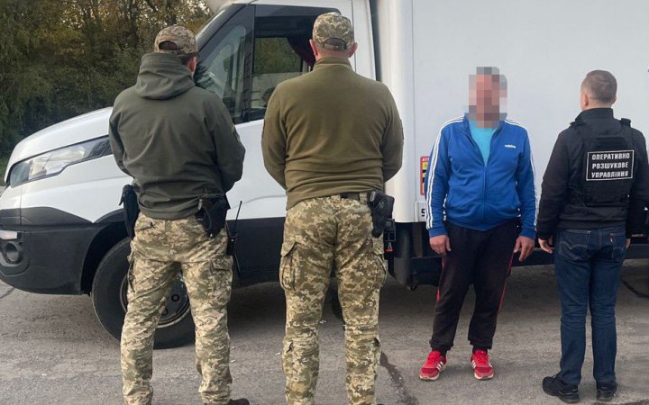 37 перевізників відключили від системи "Шлях" за переправлення військовозобов’язаних через кордон 