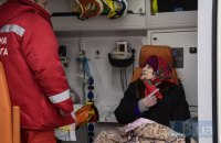 «Одна бабуся питала: «Ви ж мене не залишите?» Як евакуювали мешканців геріатричного пансіонату в Бучі