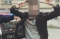 В центре Львова киевлянин угрожал посетителям кафе муляжами гранат