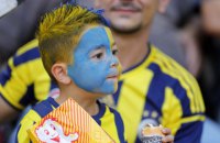 Капитан "Фенербахче" в полуфинале Audi Cup решил покинуть поле из-за свиста фанатов
