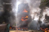 Головне за ніч та ранок вівторка, 21 липня: удар по багатоповерхівці та ТЦ в Сумах, майже 220 боєзіткнень, атака дронів на Росію