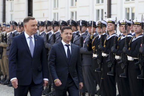 ​Зеленский готов снять мораторий на эксгумацию поляков в Украине