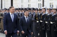 ​Зеленський готовий зняти мораторій на ексгумацію поляків в Україні