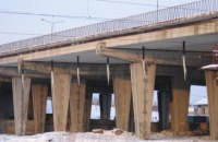 Во Львове девушка прыгнула с 10-метрового моста и осталась жива
