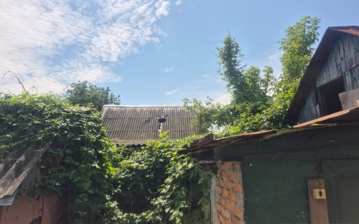 Росіяни вдарили по Слатиному на Харківщині, пошкоджені будинки