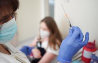 В Україні 23 283 нових випадки ковіду, госпіталізували ще 5 696 людей
