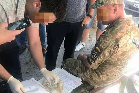 Кадровик ВСУ пойман на взятке за включение в миротворческую миссию в Конго 