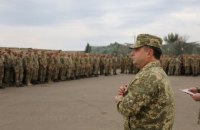 Полторак рассказал бойцам в зоне АТО об увеличении выплат