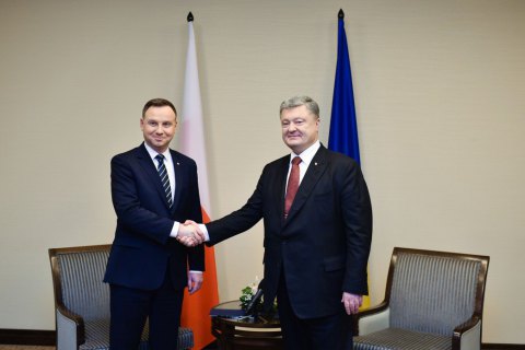 Порошенко: В исторических конфликтах Украины и Польши выигрывает лишь Россия