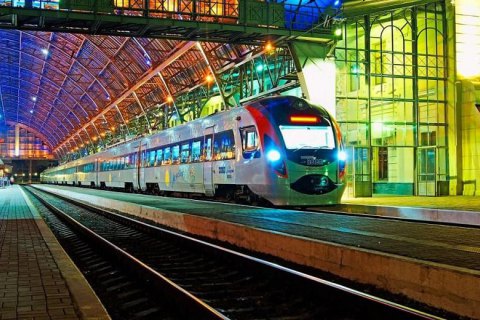 "Укрзализныця" уволила руководство "Интерсити" из-за махинаций  с питанием