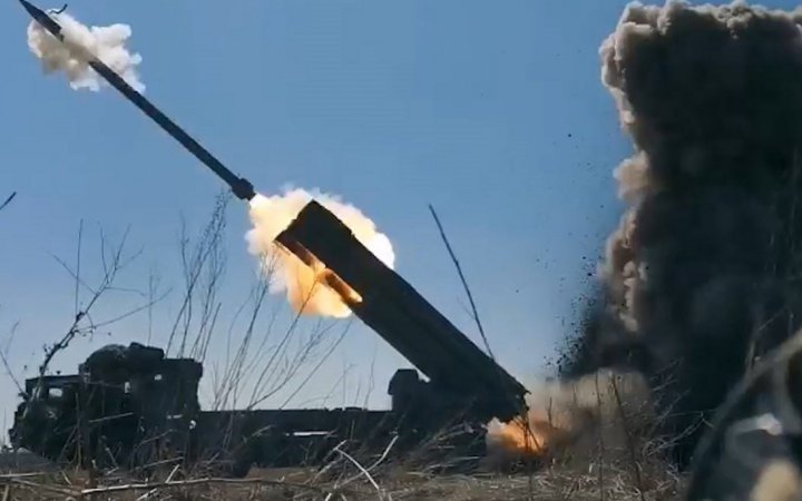 На Донецькому та Луганському напрямах за добу відбито 8 атак окупантів