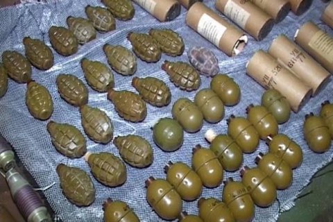 На окраине Харькова нашли тайник с оружием и боеприпасами