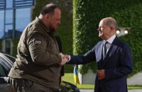 Руслан Стефанчук зустрівся з Олафом Шольцом і закликав збільшити військову підтримку України