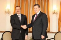 Президенты Украины и Азербайджана обменялись орденами