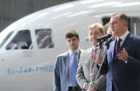 Колесников передал МАУ отечественный Ан-148