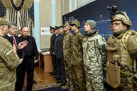 Украинским солдатам раздадут карты обеспечения