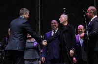 Чичерина и Вадим Самойлов из "Агаты Кристи" получили орден за заслуги перед "ЛНР"