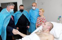 Пораненого у травні бійця батальйону "Луганськ-1" нагородили медаллю за мужність