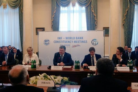 Порошенко назвав Гонтареву найкращим головою НБУ