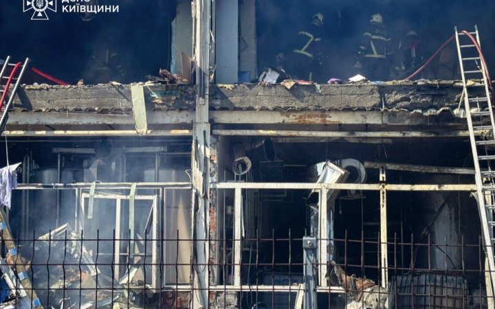 Росія вдарила по підприємству "Яготинське" в Броварському районі. Є жертви й поранені