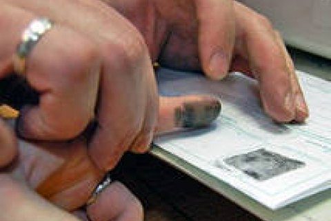 Власти Китая обяжут сдавать отпечатки пальцев всех въезжающих в страну