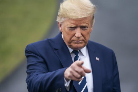Трамп "благословил" покупку сети TikTok корпорацией Oracle