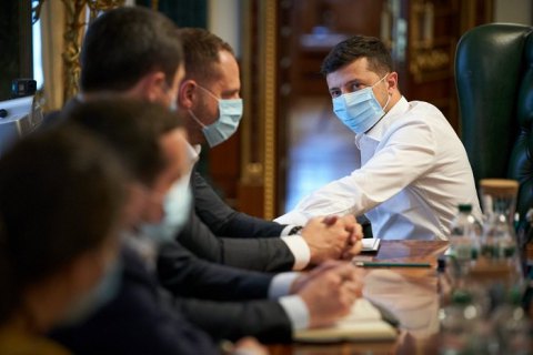 Зеленский попросил Кабмин продумать правила отдыха детей в летних лагерях