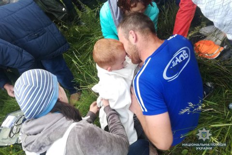 На Прикарпатье нашли 4-летнего мальчика, который вчера потерялся в лесу