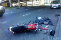 В Киеве пешеход-нарушитель погиб под колесами мотоцикла