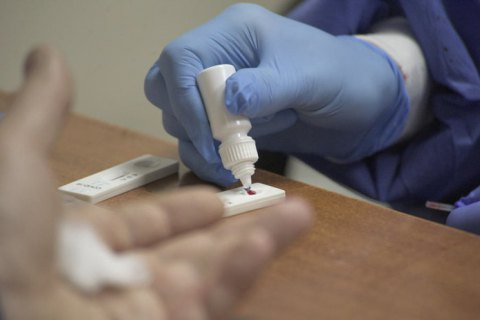 В Киеве за сутки коронавирусом заболели 25 человек - среди них годовалая девочка 