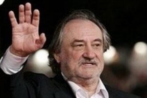 Янукович сделал Ступку Героем Украины